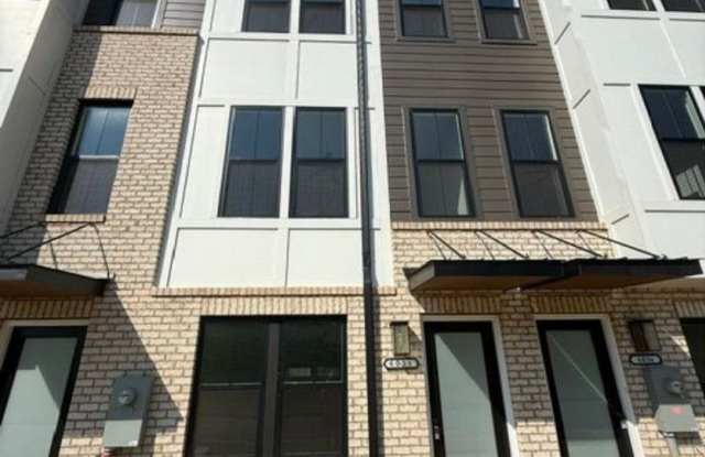 2 BR/2.5BA | Modern Townhome| 2-Car Garage + rooftop terrace Gallery 1