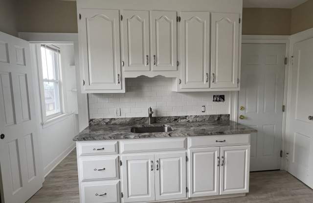 389 Hawley Avenue unit: 3 photos photos