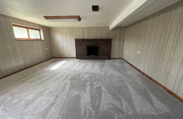 2839 Clay Pike Gallery 2
