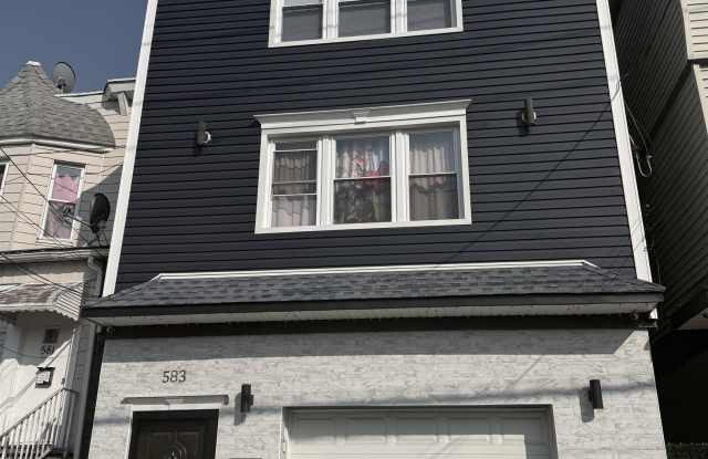583 KENNEDY BLVD photos photos