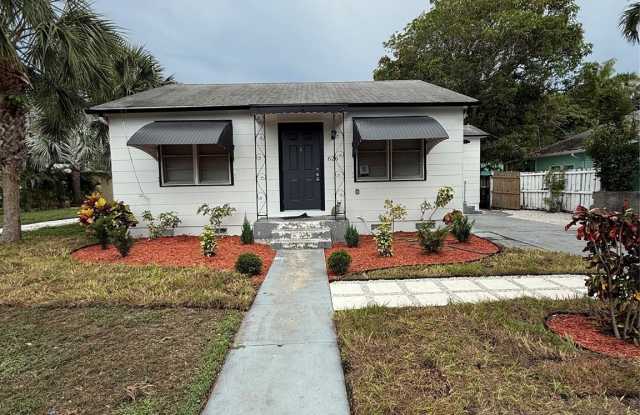626 37th St photos photos