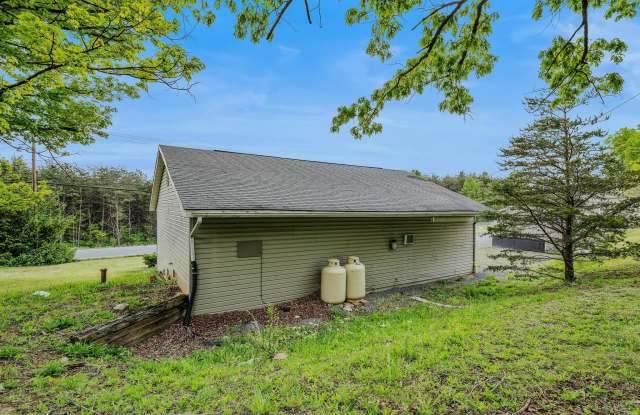 4782 VALLEY Road Gallery 3