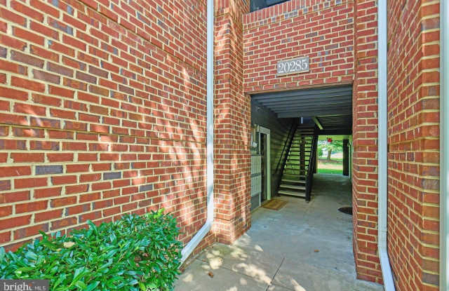 20285 BEECHWOOD TERRACE - 20285 Beechwood Terrace, University Center, VA 20147