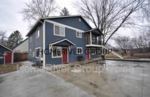 2296 W Kootenai St photos photos