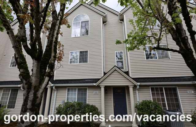 NE Halsey St - Gresham 2 bedroom townhouse with den/office photos photos