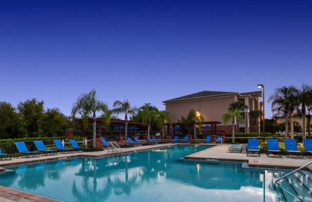 Town Center at Lakeside Village Apartments Gallery 4