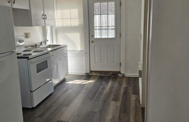 10205 Madison Avenue photos photos