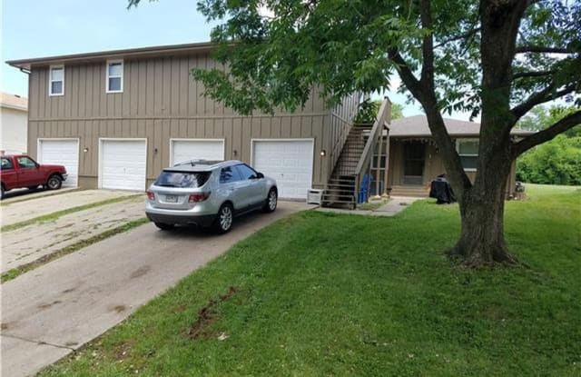 6337 North Wyandotte Street - 6337 North Wyandotte Street, Gladstone, MO 64118