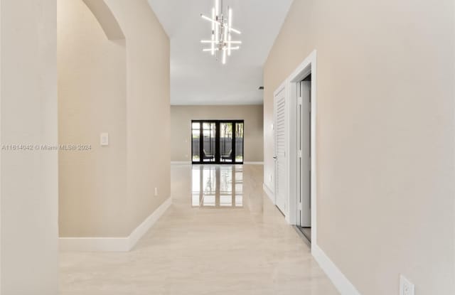 16853 NW 89th Ct Gallery 4