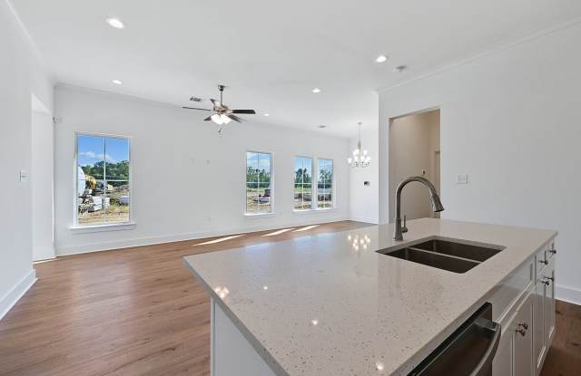 3 bed 2 bath in the heart of the city! Gallery 4