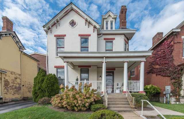 257 South Limestone photos photos