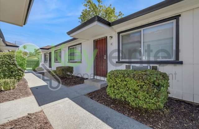 1071 Santiago Ave - 1071 Santiago Avenue, Sacramento, CA 95815