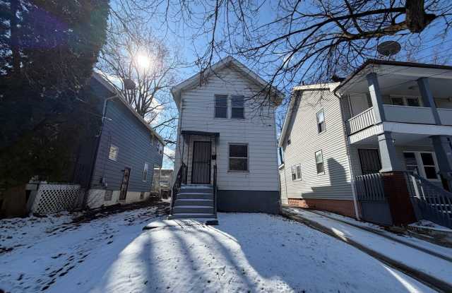 Move-In Ready 3BR in West Akron — Clean, Updated, Comfortable photos photos