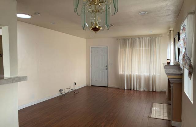14659 Lakeside Street Gallery 4
