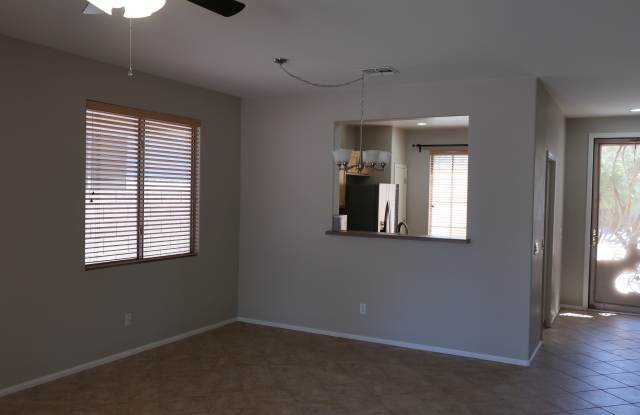8806 W Windrose Dr Gallery 3
