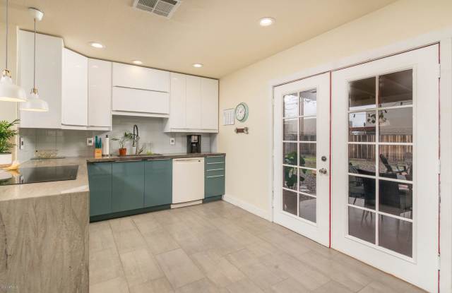 6713 E LATHAM Street - 6713 East Latham Street, Scottsdale, AZ 85257
