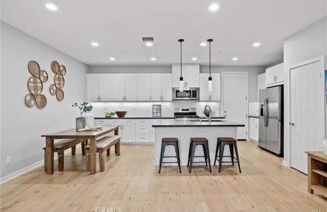 39 Savannah photos photos