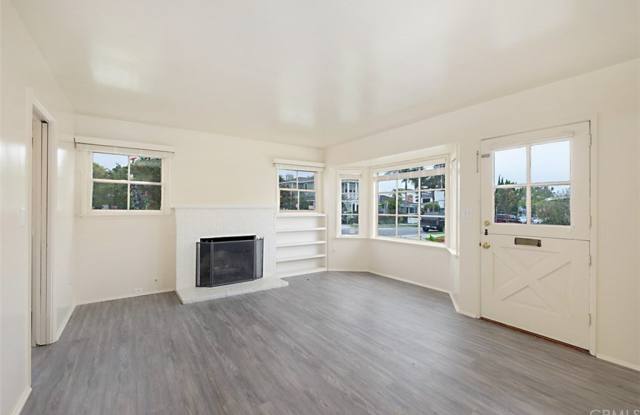 701 Larkspur Avenue Gallery 2
