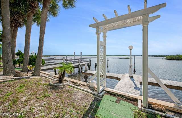 3602 S Peninsula Drive Gallery 3