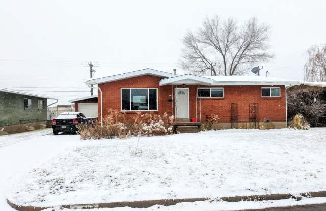 Beautiful custom remodeled home in Clearfield Gallery 2