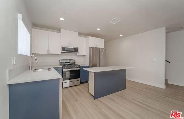 204 E 29th St - 204 East 29th Street, Los Angeles, CA 90011