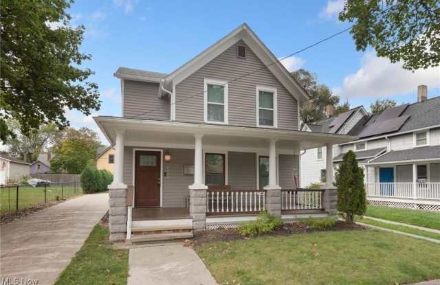 1920 W 44th Street photos photos