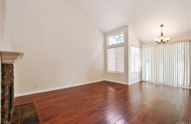 24945 Mansilla Street Gallery 2