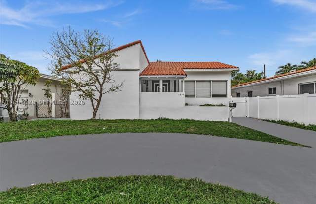 8858 Harding Ave photos photos