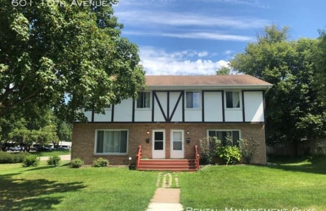601 10th Avenue S - 601 10th Avenue South, Hopkins, MN 55343