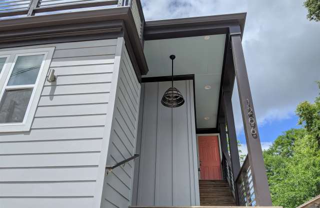1206 Dekalb Avenue North East Gallery 2