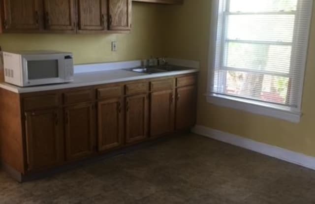 10921 Grandview up - 10921 Grandview Avenue, Cleveland, OH 44104