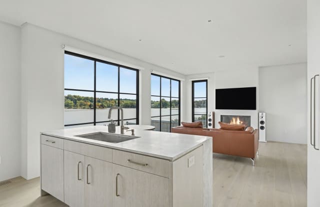 79 Riverside Avenue Gallery 4