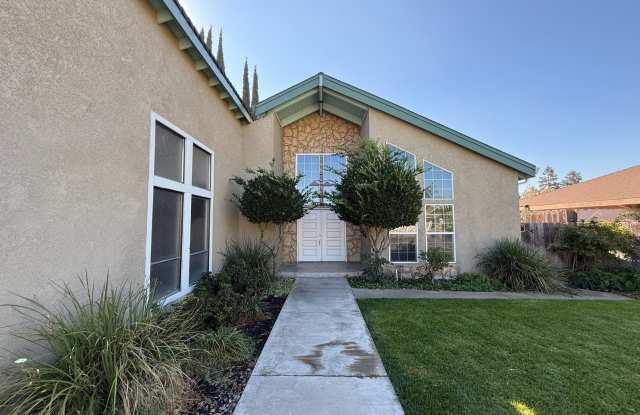 Nicely updated home in established Turlock neighborhood! Gallery 3
