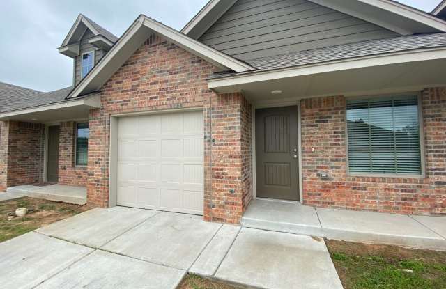 2 Bed 1 Bath Fourplex in Del City - 4608 Loch Lane, Del City, OK 73115