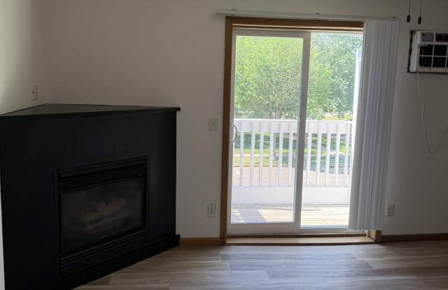 1519 1/2 Wilson Street - B Gallery 4