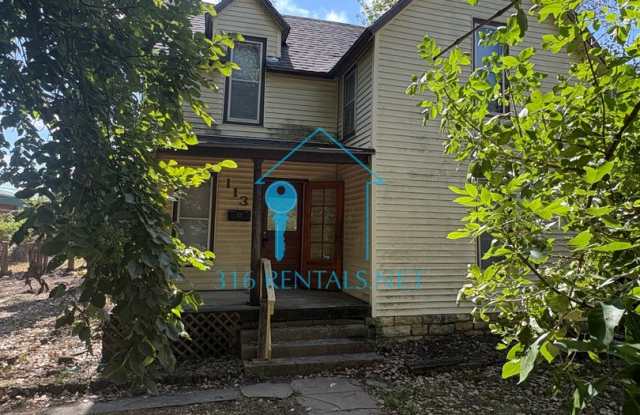 $1,249 - 4 bedroom / 1 bathrooms - Large Home! Gallery 1