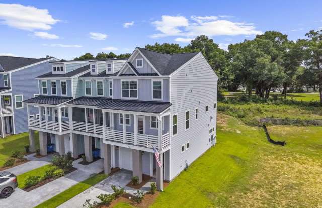 3 Bedroom, 3.5 Bathroom Townhome in The Bluffs at Pinefield - Charleston Gallery 1