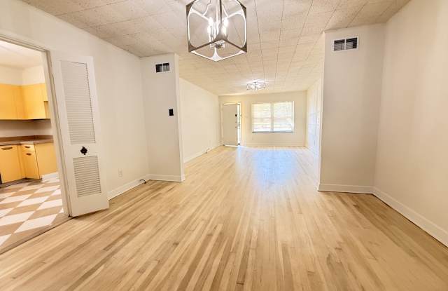 1816 Galloway Avenue Gallery 1