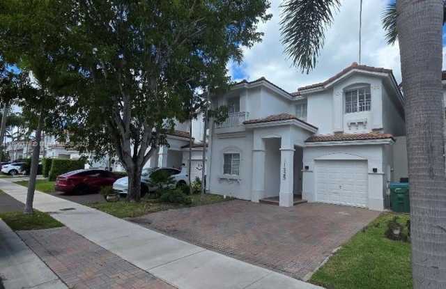 11525 NW 71st St photos photos