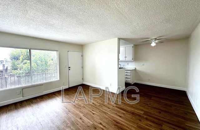 1915 W 22nd St. photos photos