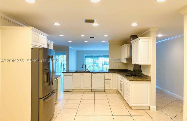 15187 Loch Isle Dr W Gallery 4