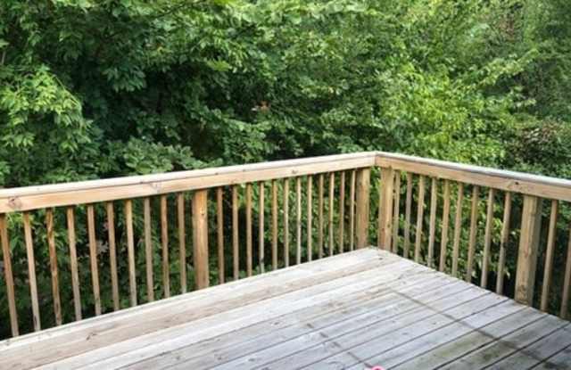 423 Ironton St North East Gallery 4