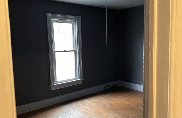 702 W Gray St photos photos