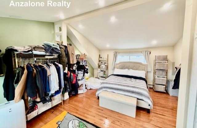 14 Amity Gallery 3