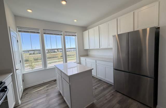 25627 West Wakefield Drive Gallery 4
