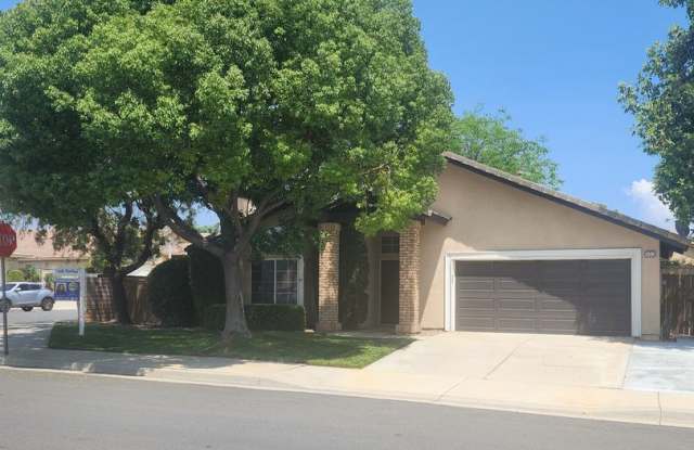 Beautiful 4 Bedroom 2 Bathroom House in Beaumont, Ca. photos photos