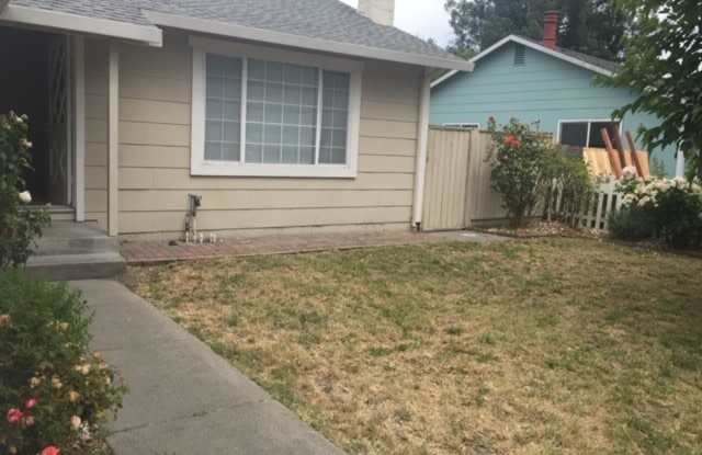 3 Bedrooms, 2 Bathrooms- Plus 1bd 1ba Studio-C Section in Rohnert Park ~June 1st~ photos photos