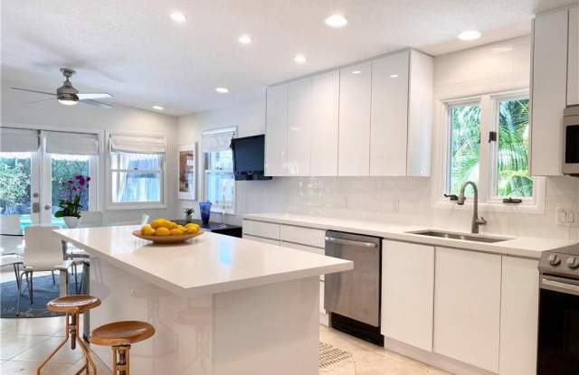 2608 Hibiscus Pl Gallery 2
