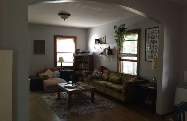316 Locust St. Upper Gallery 4