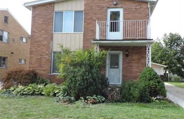 1985 Vernier Road - 1985 Vernier Road, Grosse Pointe Woods, MI 48236